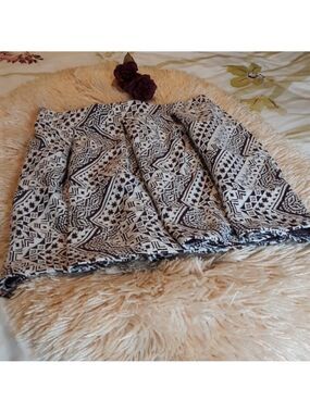 Xhilaration Elastic Waist Band Front Pleats Aztec Mini Skirt Size M